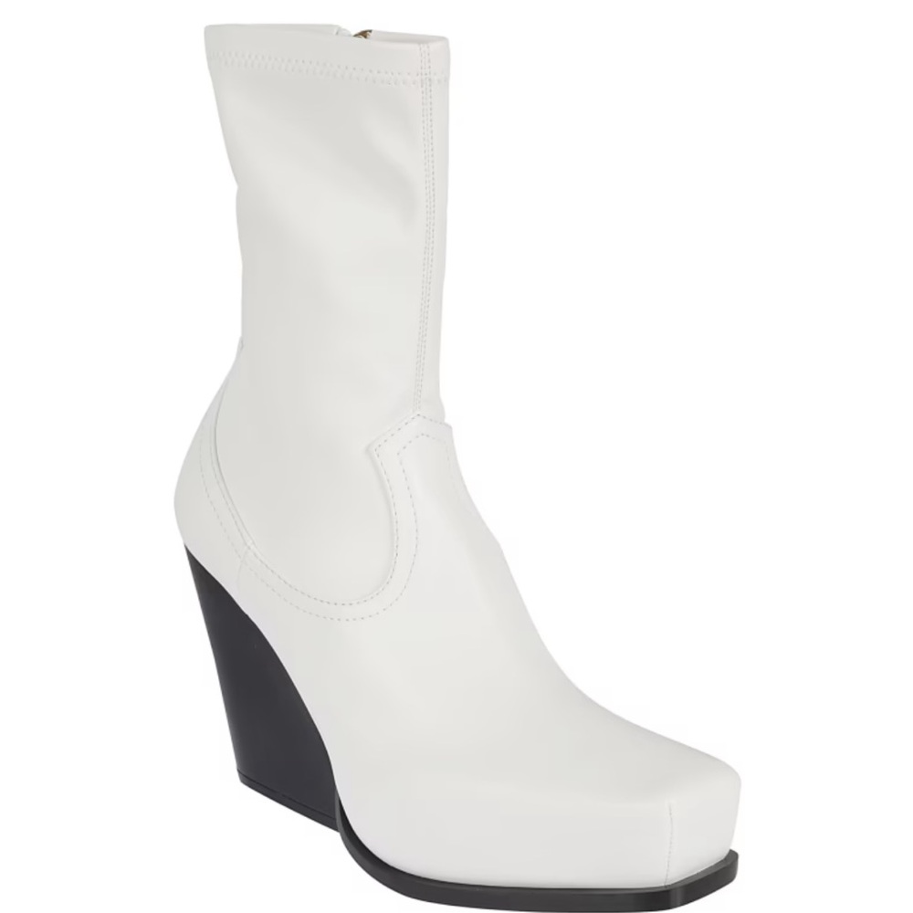 STELLA MCCARTNEY
WHITE COWBOY ANKLE BOOTS Size 37 - Picture 8 of 8